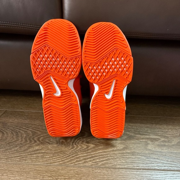 Nike Lebron Witness VIII TB team Orange/White 10.5 FB9944-800 Basketball NIB - Picture 9 of 9